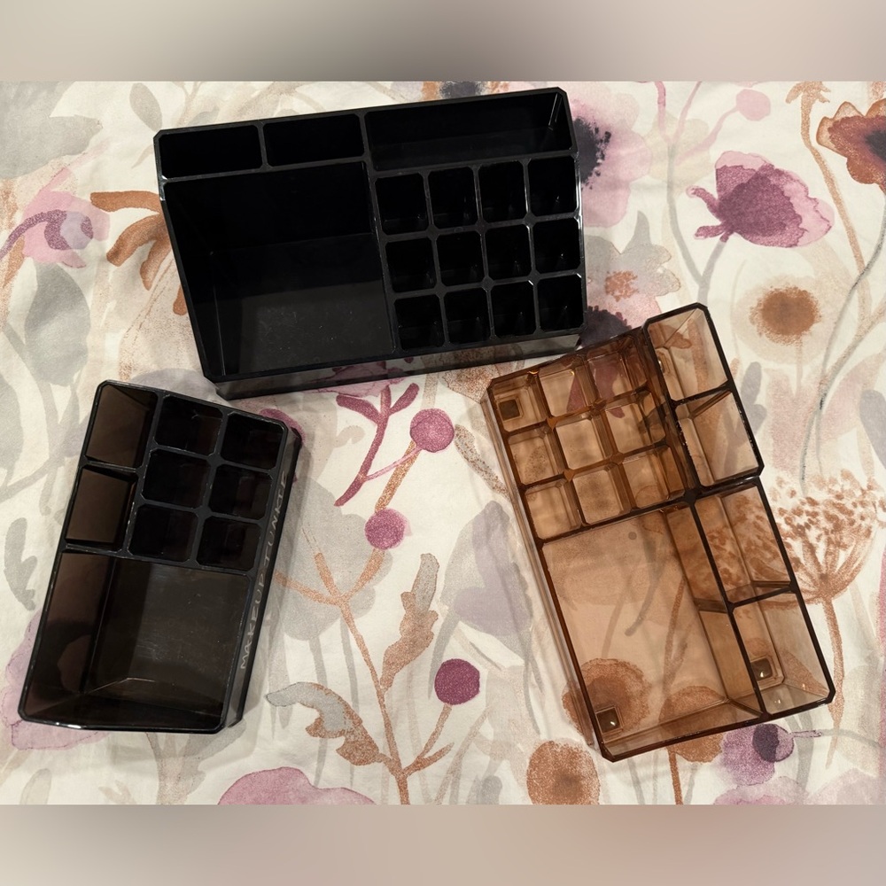 Black and Pink Makeup Organizer Set